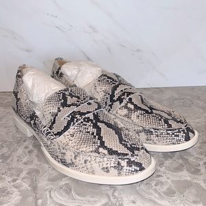 NEW Vaneli Jude Dylan white snake print combo slip on loafer sz 9.5